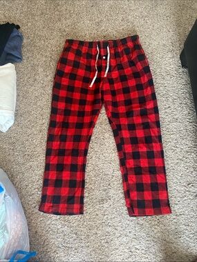 isotoner Red and Black Buffalo Plaid Fleece Joggers